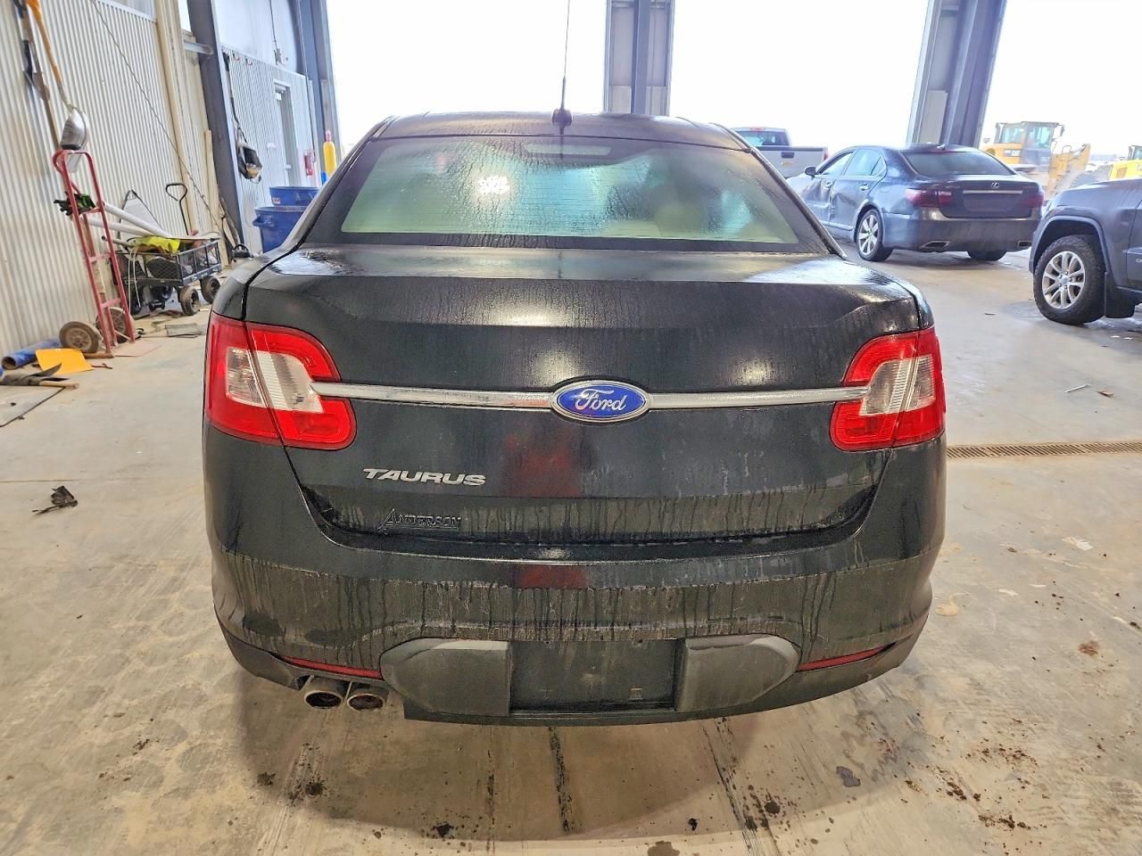 2011 Ford Taurus se