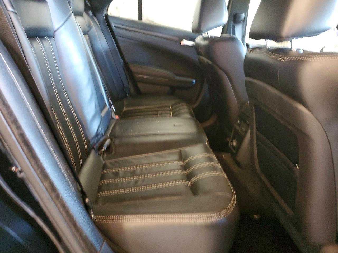 2014 Chrysler 300 s