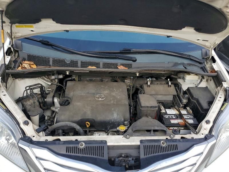 2012 Toyota Sienna xle