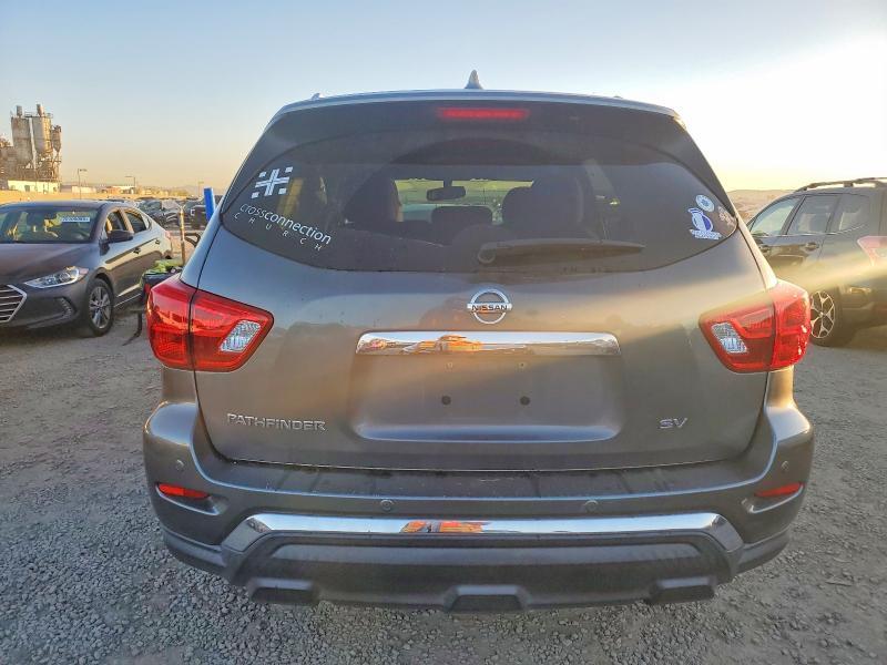 2019 Nissan Pathfinder sv