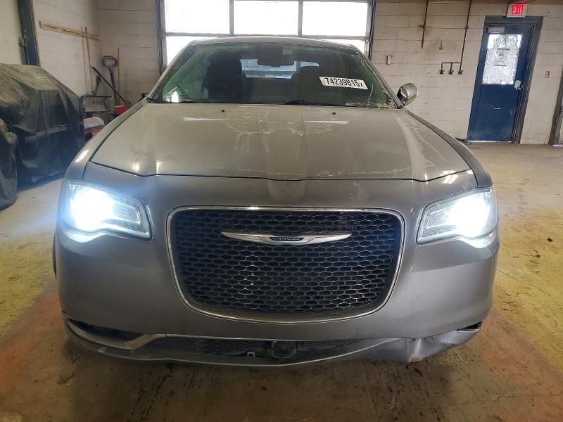 2018 Chrysler 300 Limited