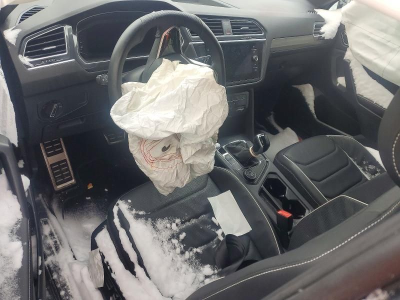 2024 Volkswagen Tiguan sel R-line Black