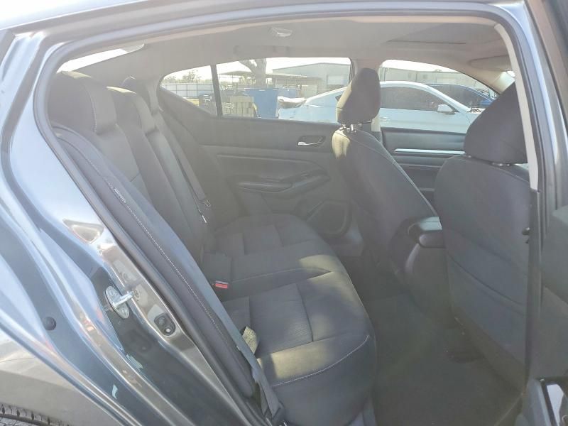 2021 Nissan Altima sv