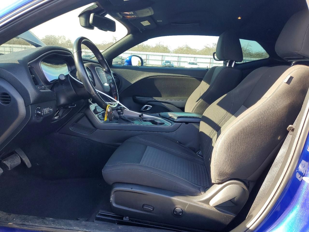 2022 Dodge Challenger sxt