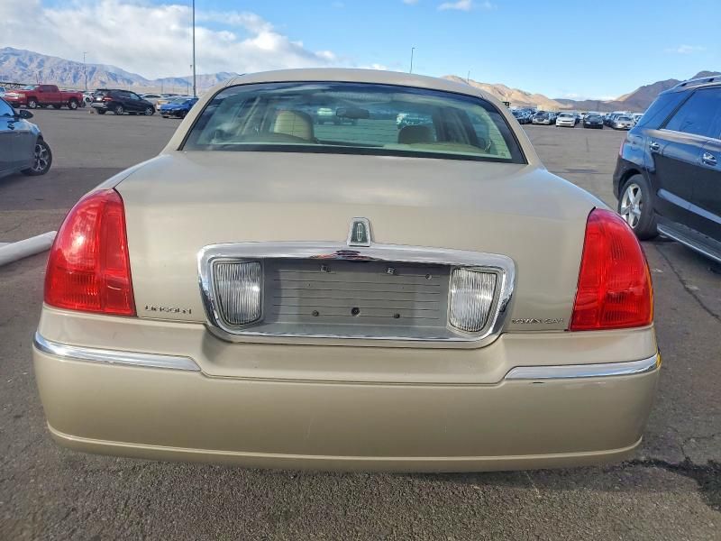 2008 Lincoln Town car Signature Limited
