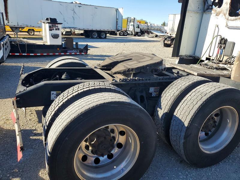 2023 Peterbilt 579 Semi Truck