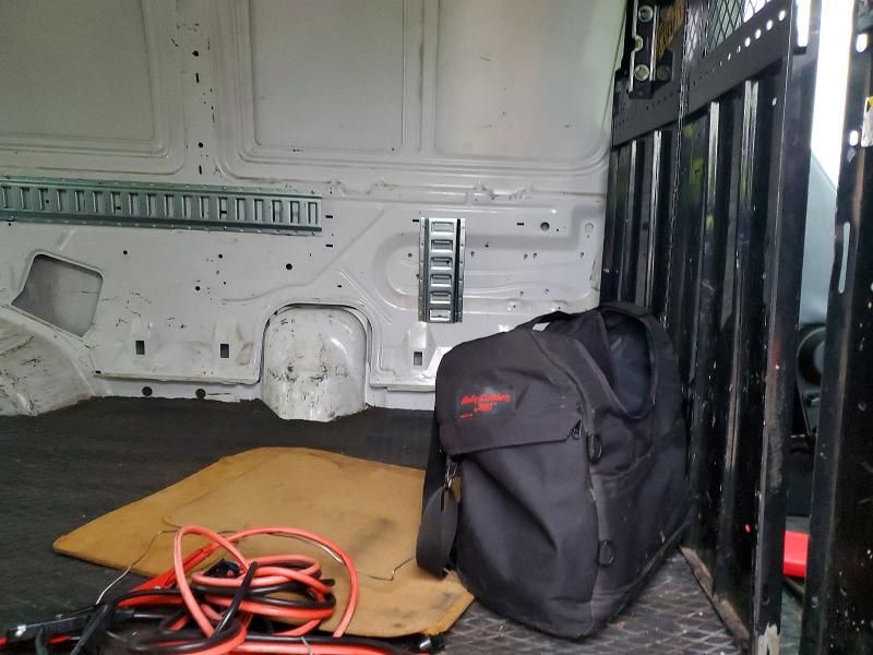 2000 Ford Econoline E250 van