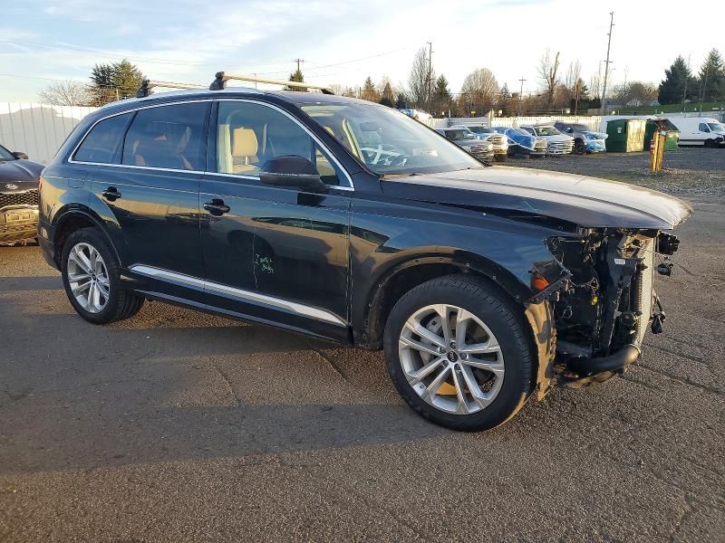 2025 Audi Q7 Premium Plus