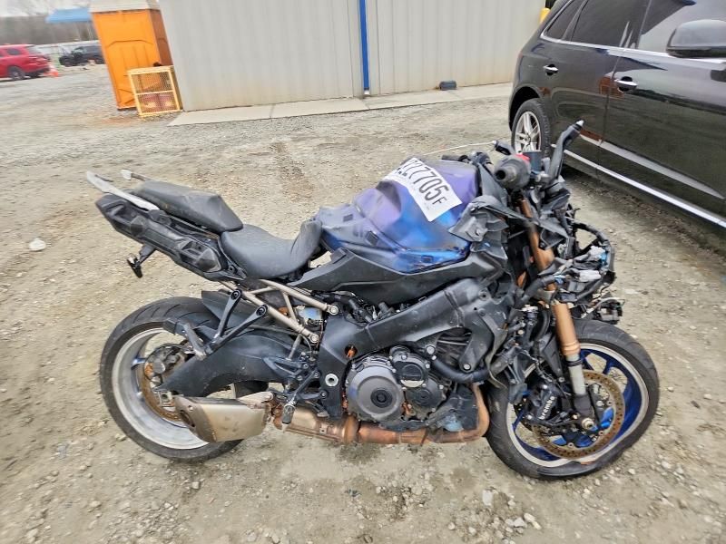 2023 Suzuki GSX1000 GT