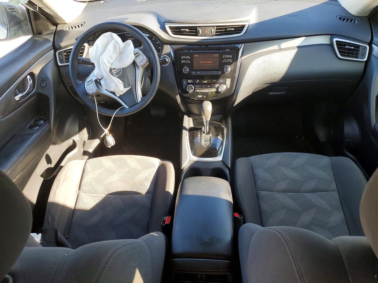 2016 Niss Rogue sv