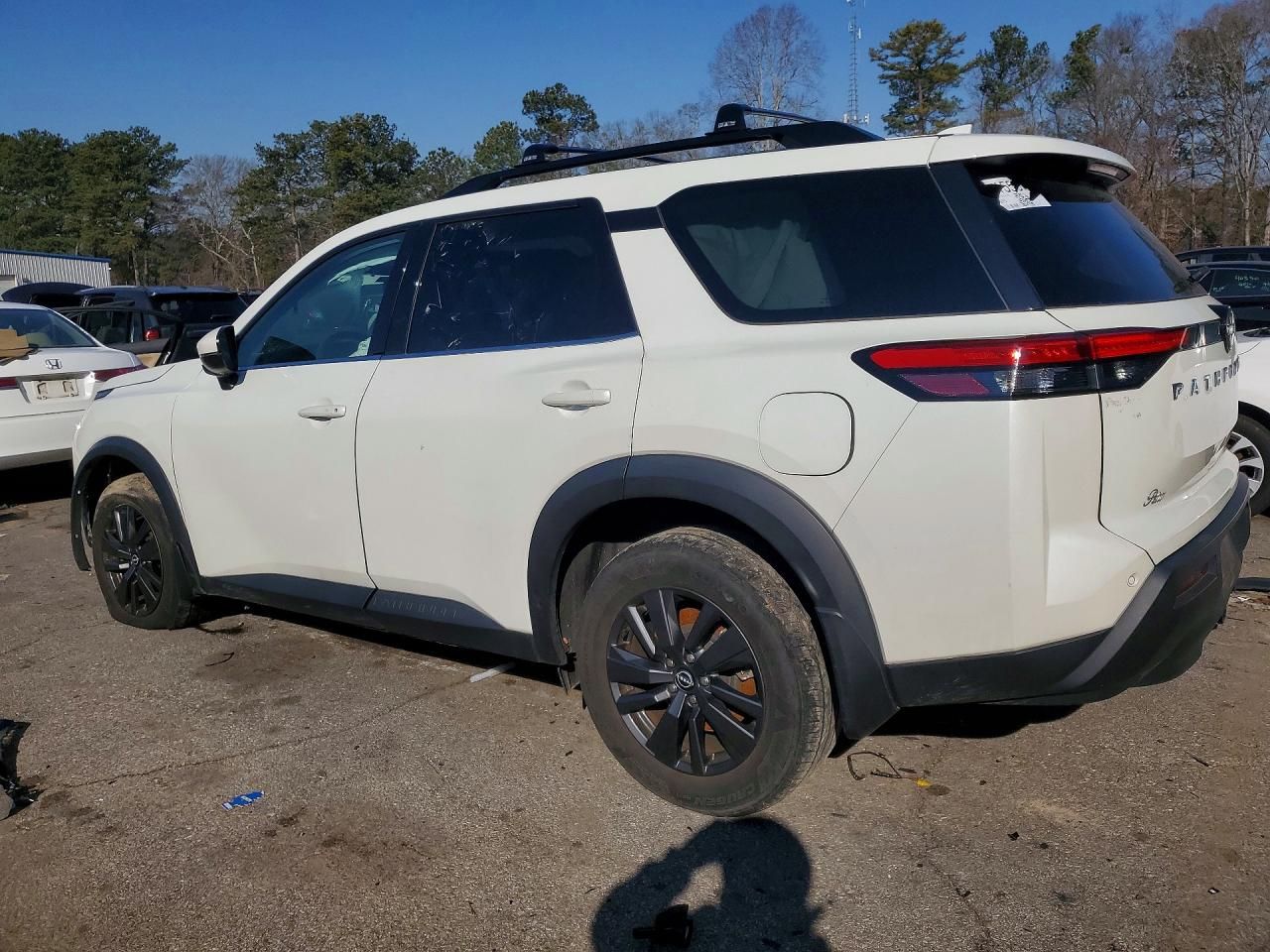 2023 Nissan Pathfinder sv