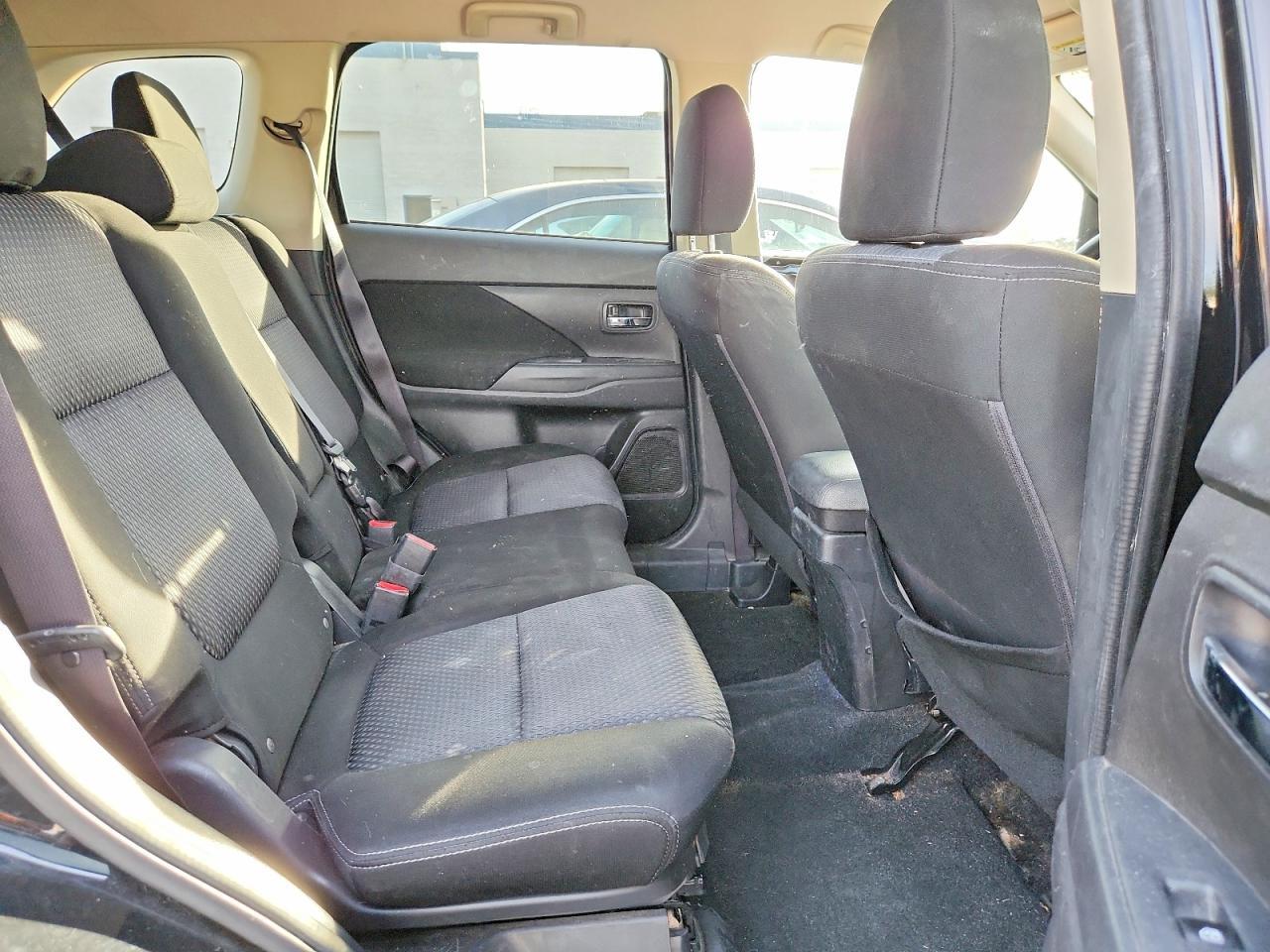 2018 Mitsubishi Outlander es