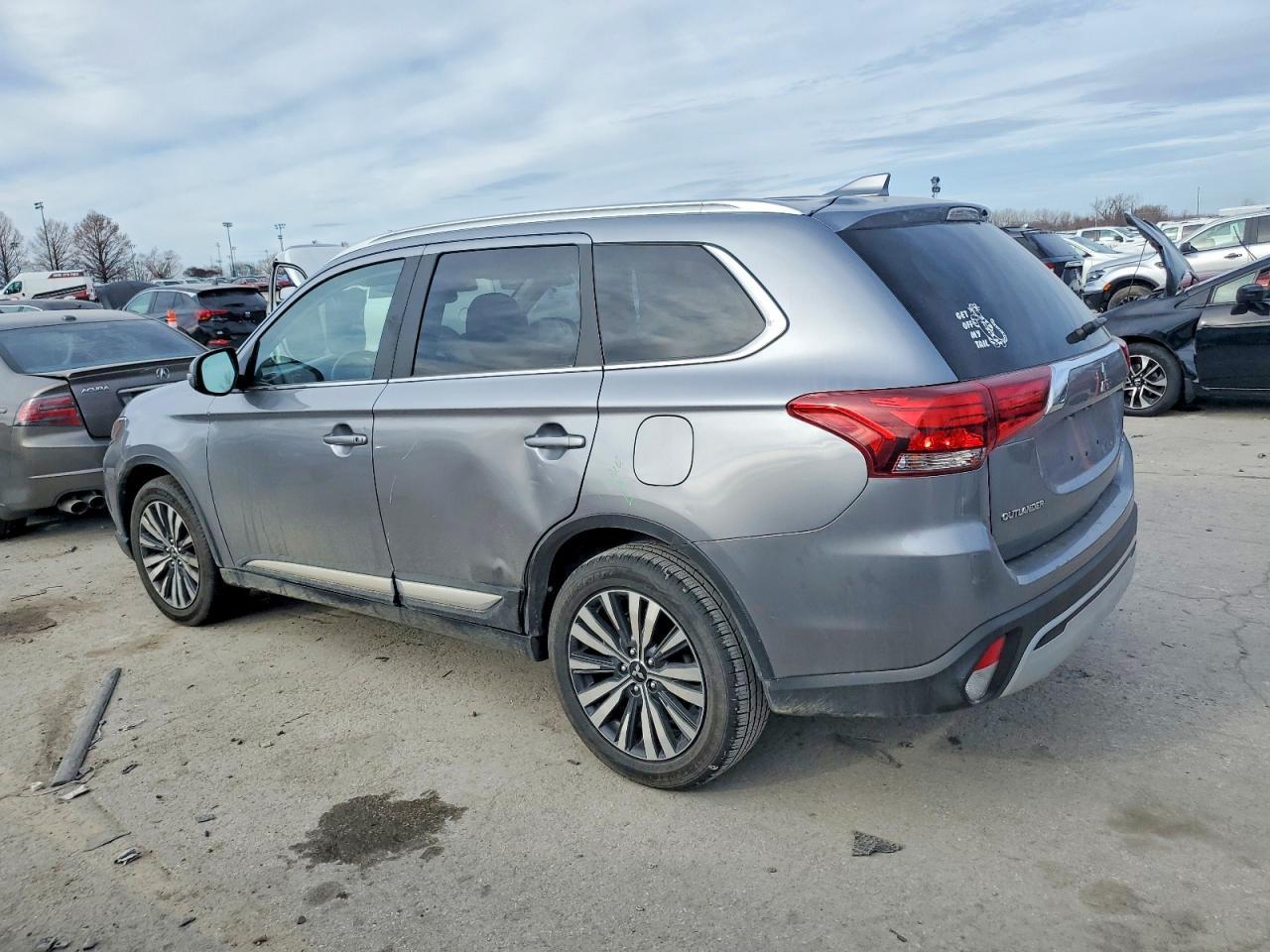2020 Mitsubishi Outlander se