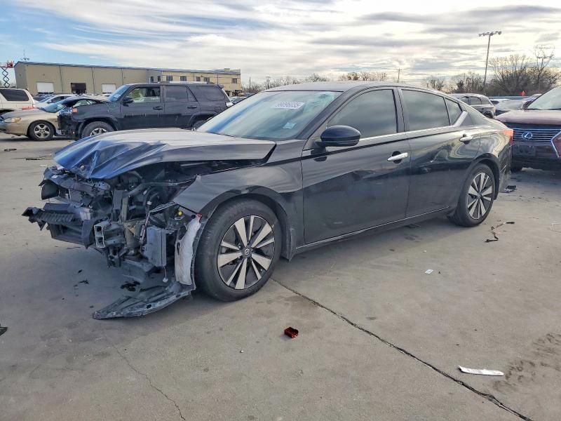 2021 Nissan Altima sv