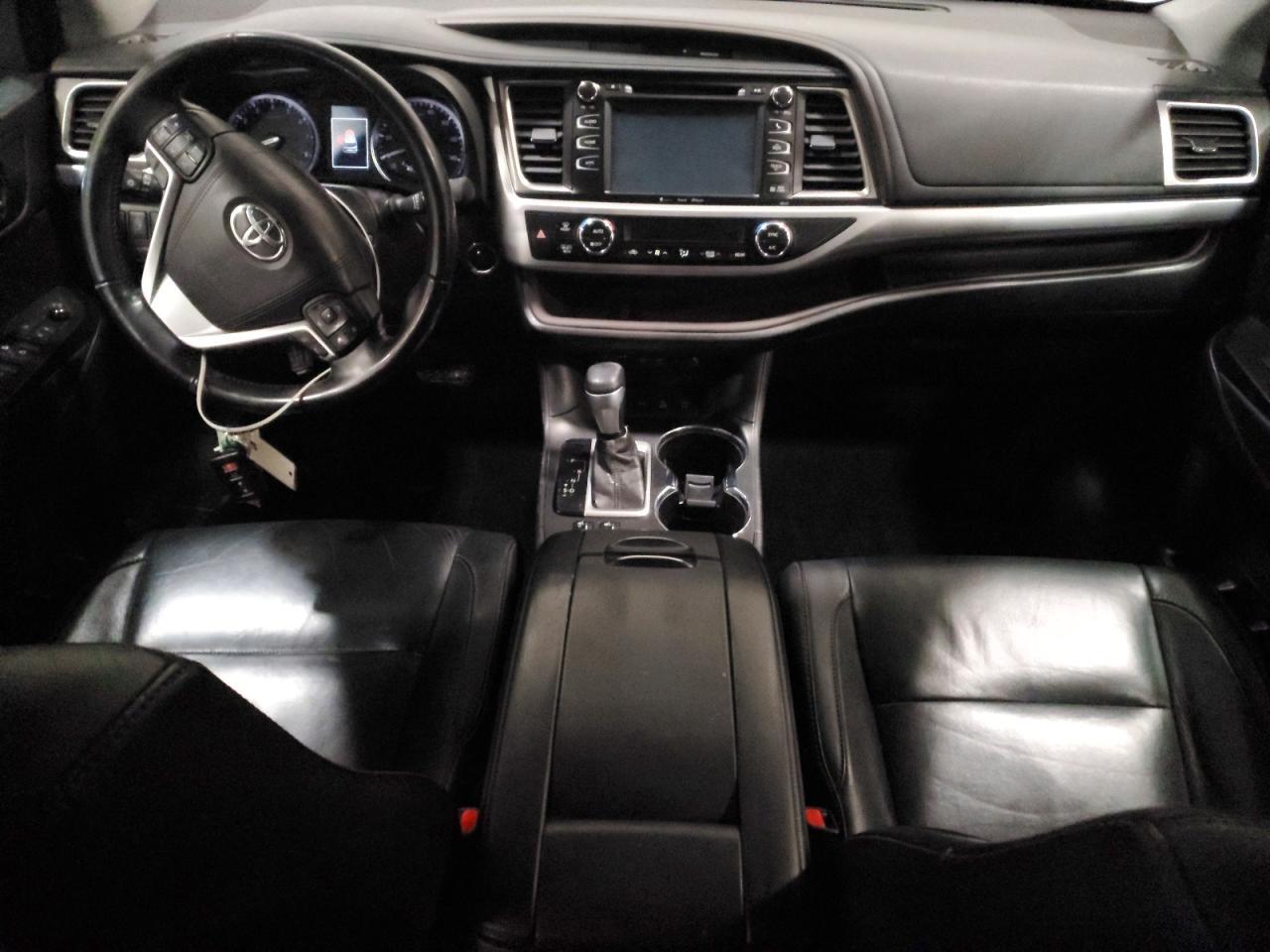 2017 Toyota Highlander se