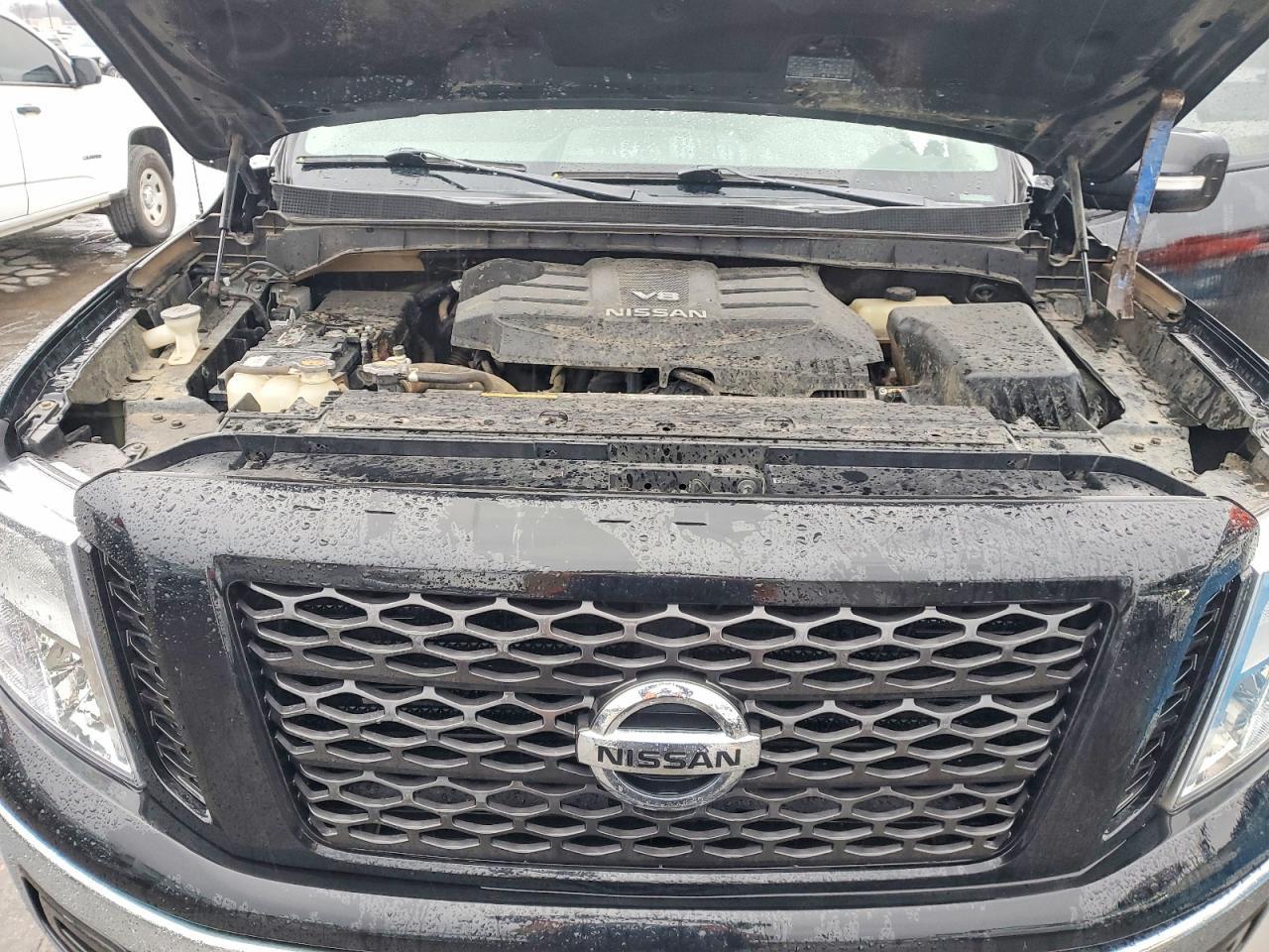 2019 Nissan Titan V8 Crew cab 5.6l sv