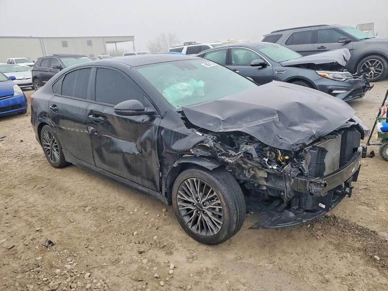 2024 KIA Forte gt Line