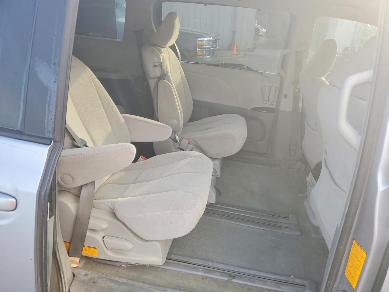 2011 Toyota Sienna le