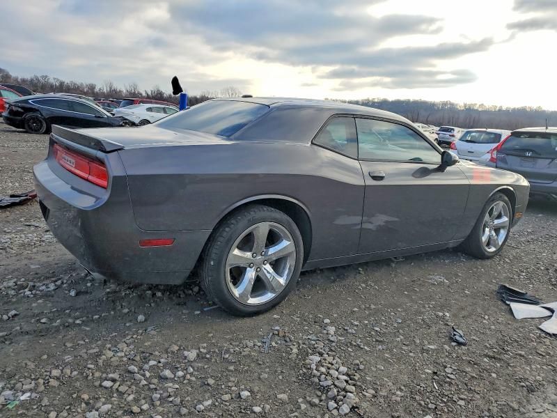 2014 Dodge Challenger sxt