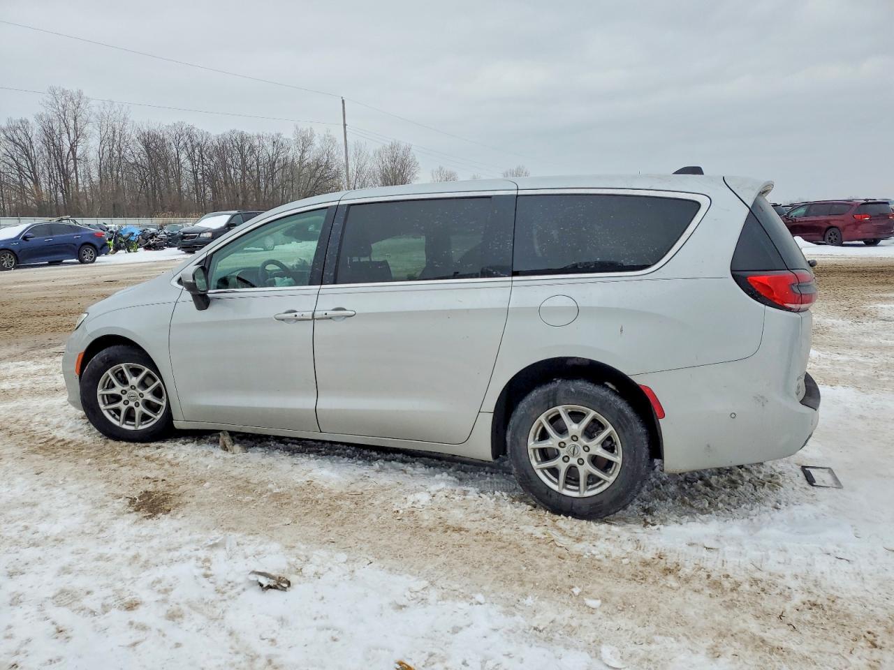 2023 Chrysler Pacifica Touring l