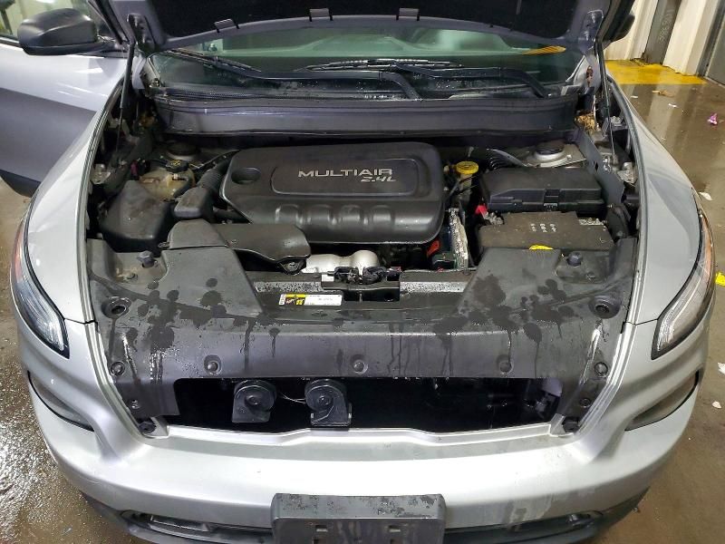 2016 Jeep Cherokee Sport