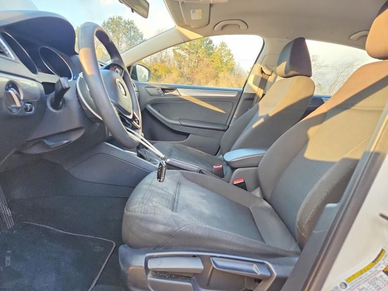 2016 Volkswagen Jetta se