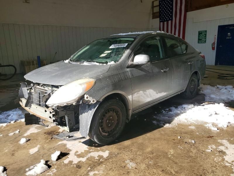 2012 Nissan Versa s