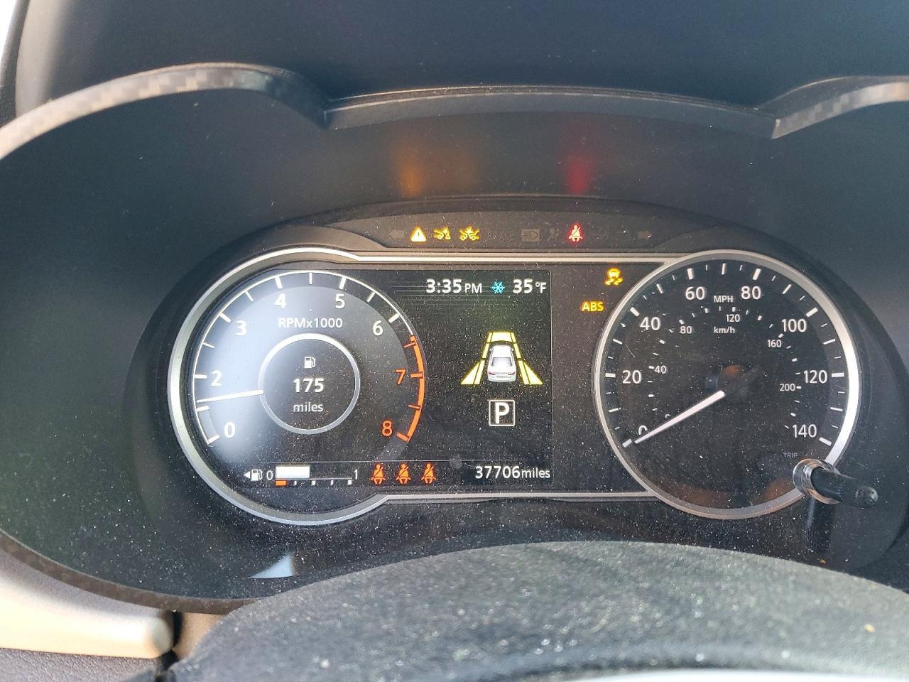 2022 Nissan Versa sv