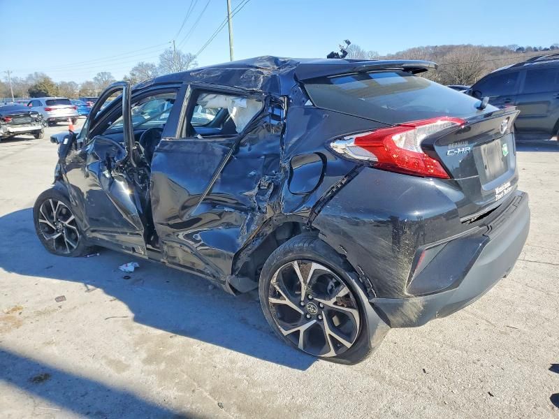 2022 Toyota C-hr xle