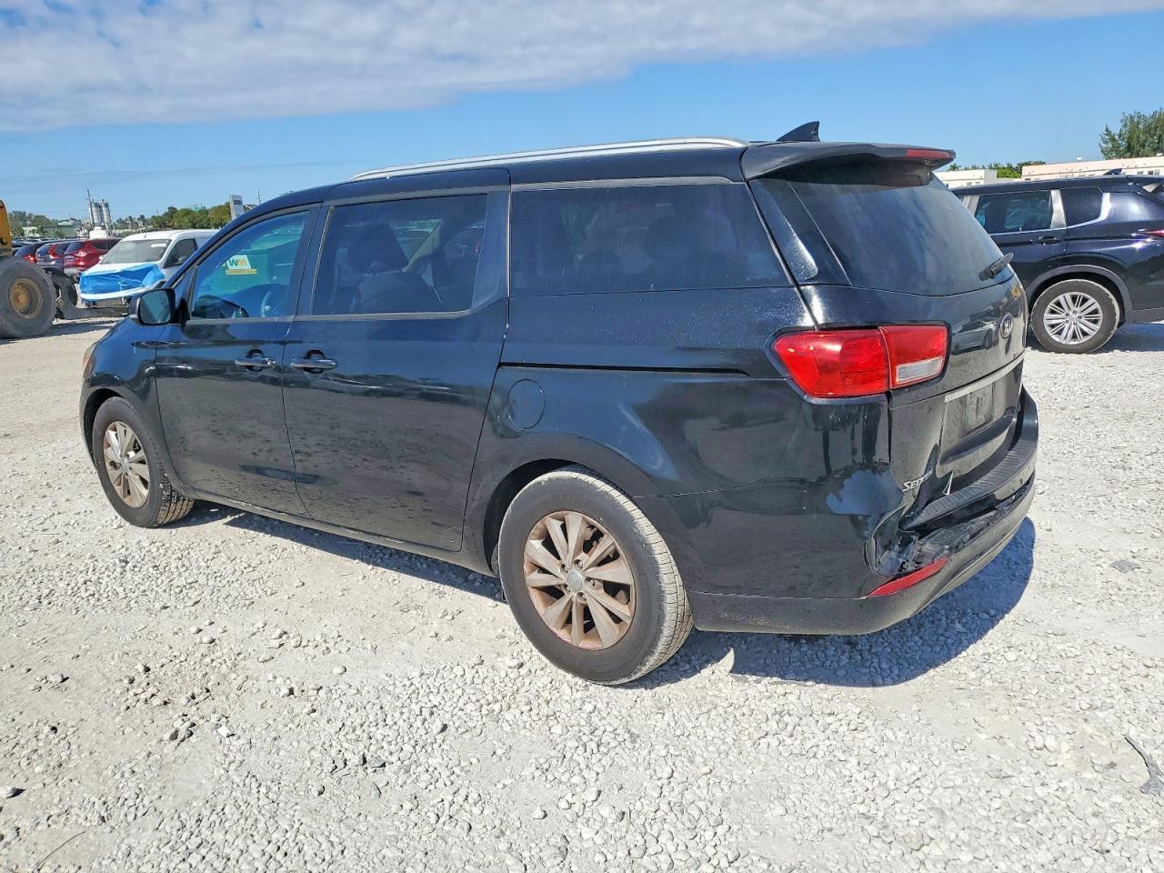 2016 KIA Sedona lx