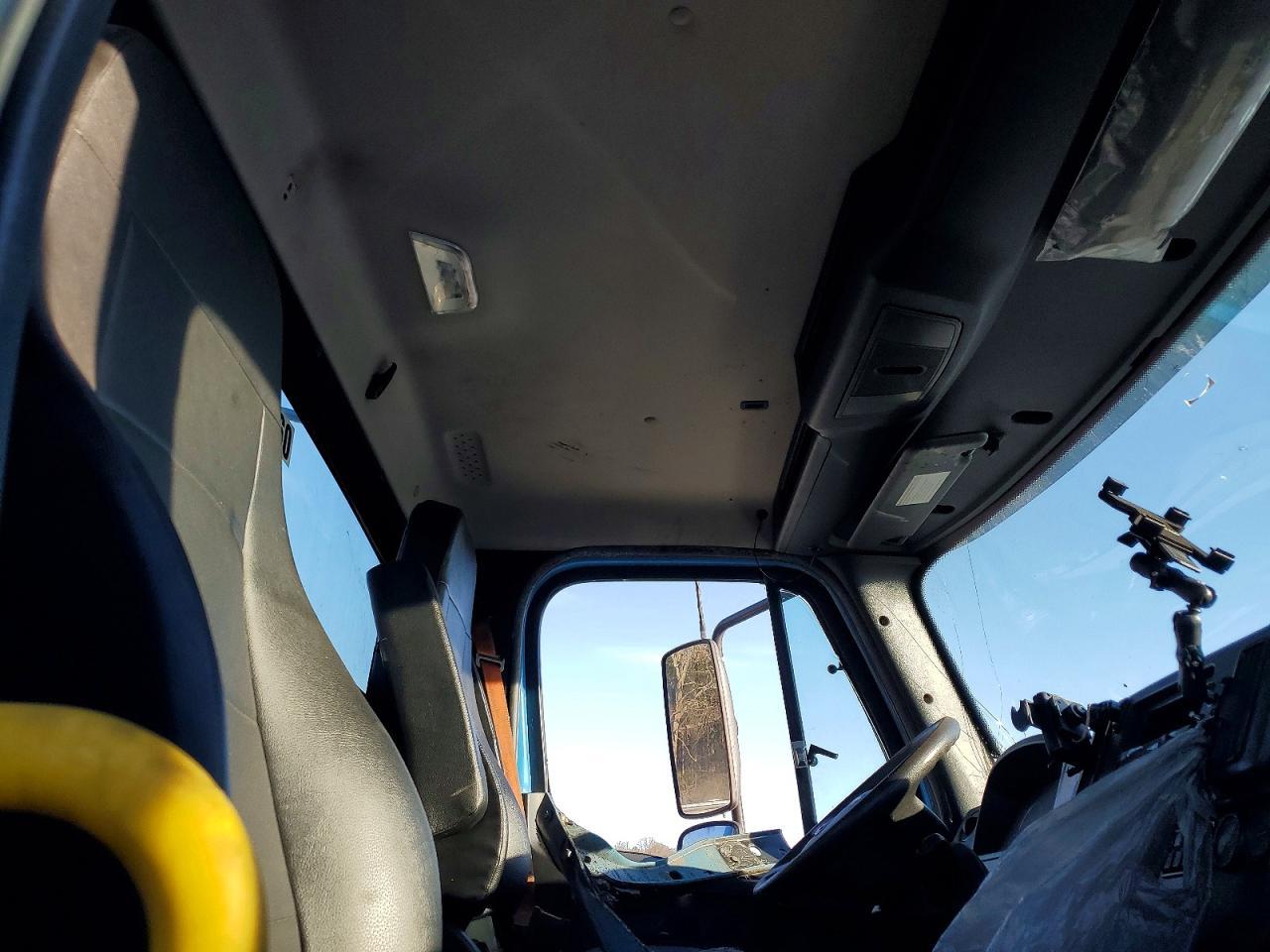 2024 Freightliner 114SD Semi Truck