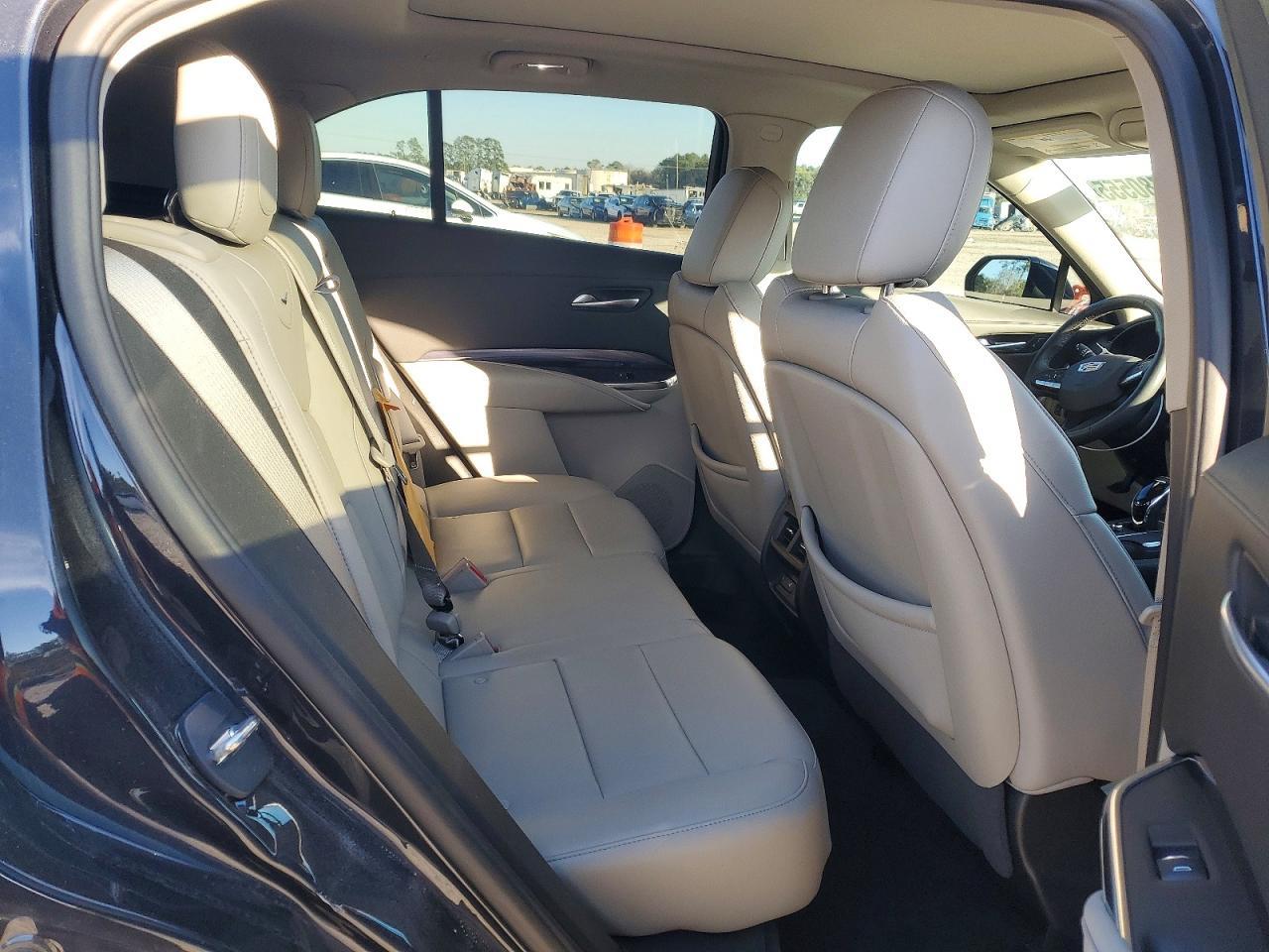2023 Cadillac XT4 Luxury