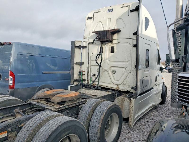 2016 Freightliner Cascadia 125