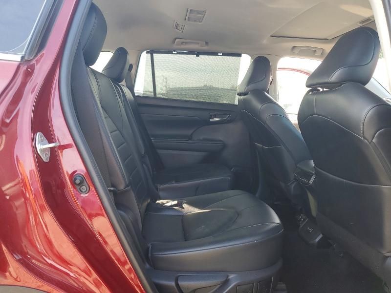 2022 Toyota Highlander xle