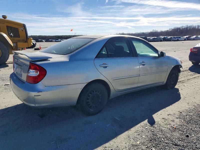 2004 Toyota Camry le