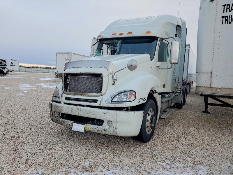 2020 Freightliner Columbia Semi Truck
