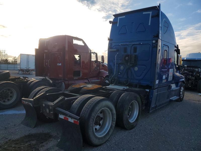 2016 Freightliner Cascadia 126 Semi Truck