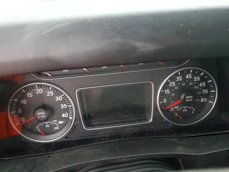 2021 International MV607 BOX Truck