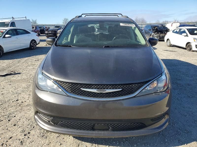 2021 Chrysler Voyager lxi