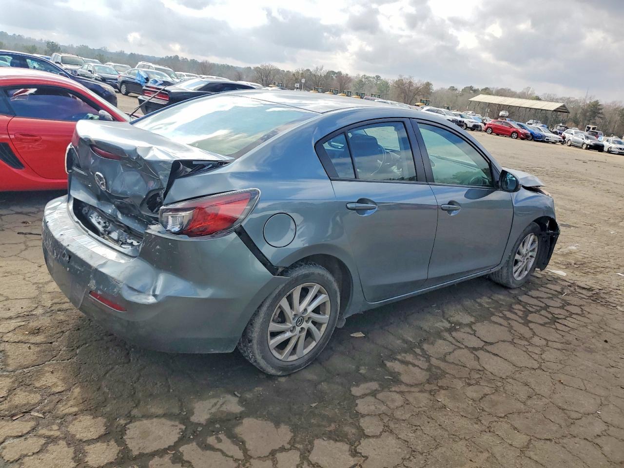 2013 Mazda 3 I