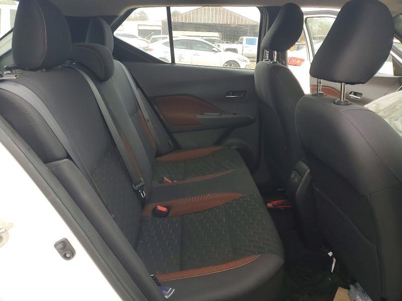 2021 Nissan Kicks sr