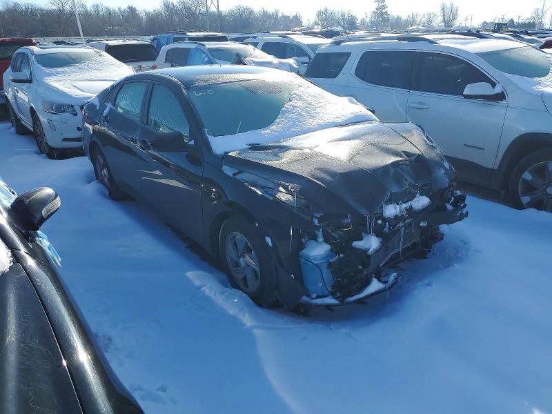 2025 Hyundai Elantra se