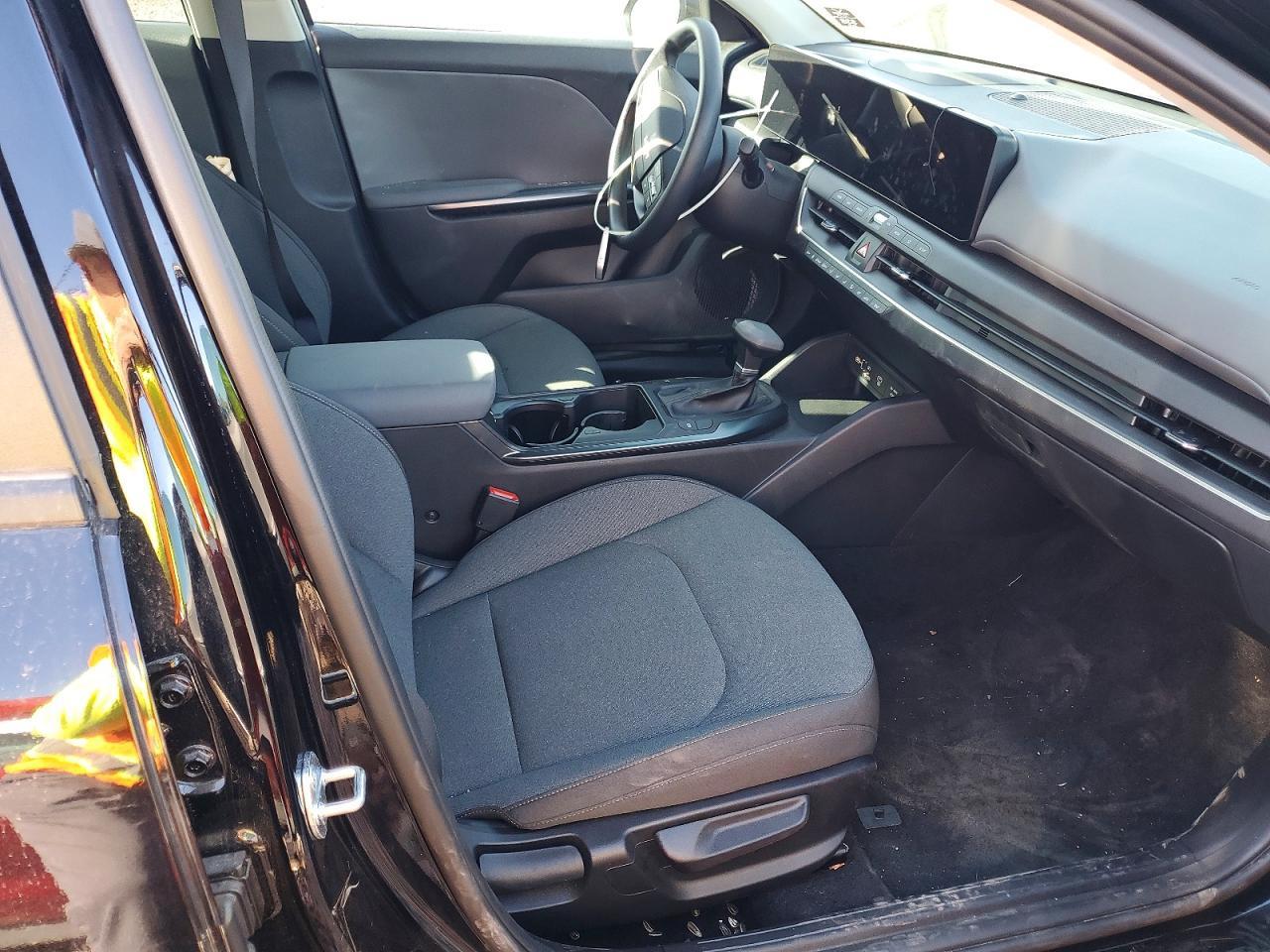 2025 KIA K4 lx