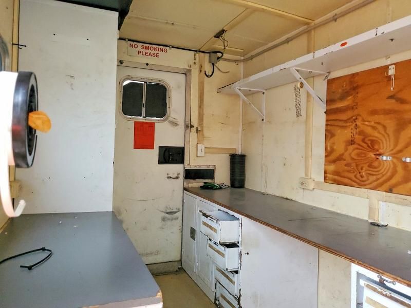 2001 Featherlite Fiber Optic Splcling Trailer