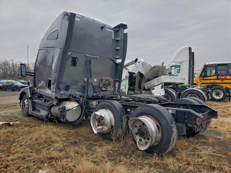 2023 Kenworth T680 Semi Truck
