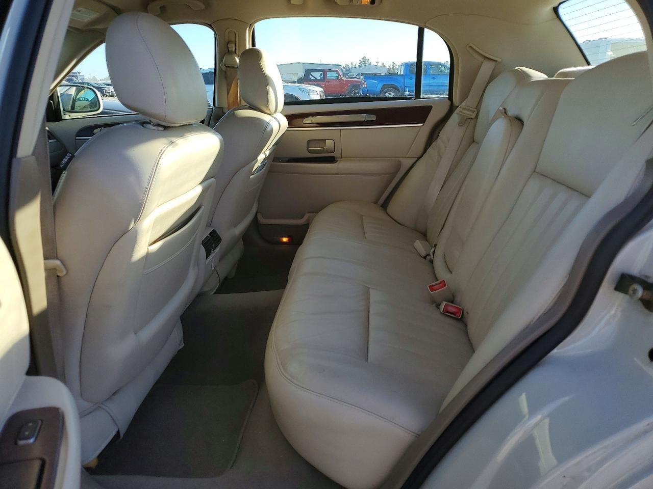 2005 Lincoln Town car Signature