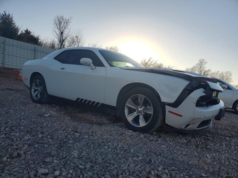 2016 Dodge Challenger sxt