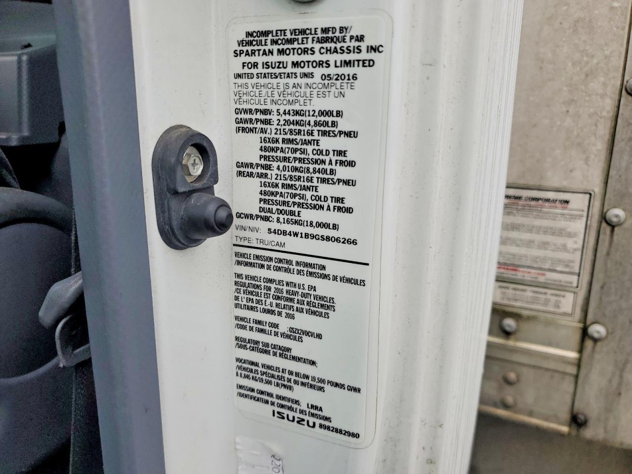2016 Isuzu NPR BOX Truck