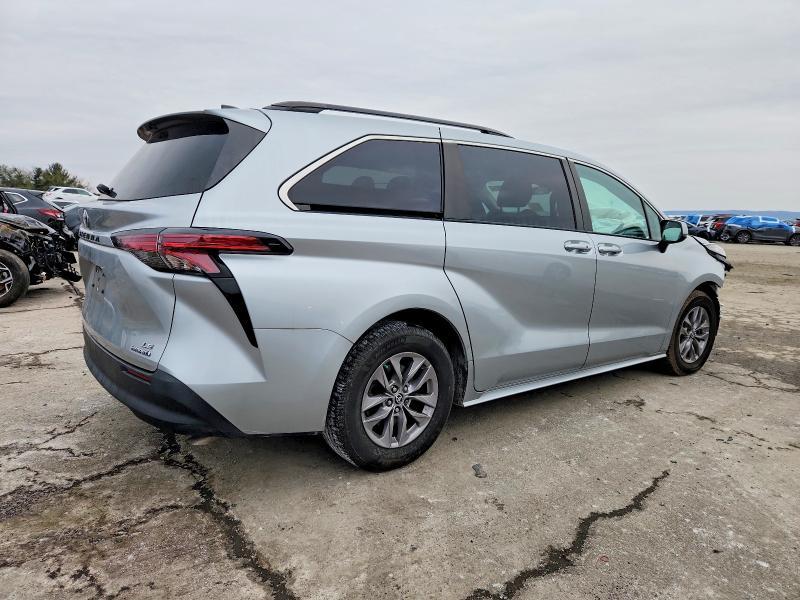 2022 Toyota Sienna le