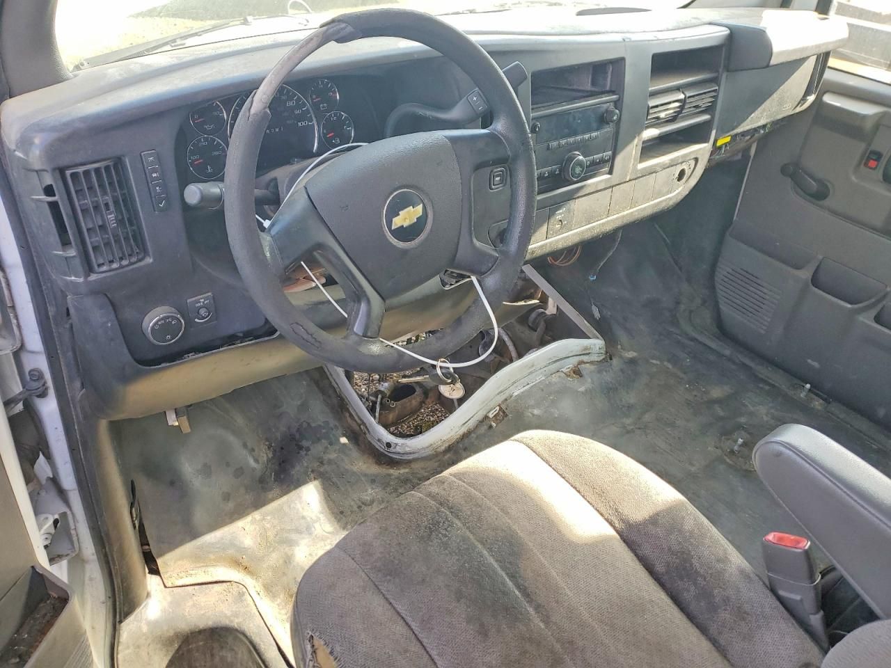 2014 Chevrolet Express BOX Truck